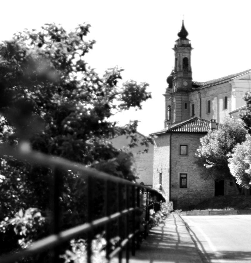 Апарт отель La Rocca Di Efisio Костильоле-д'Астри Экстерьер фото